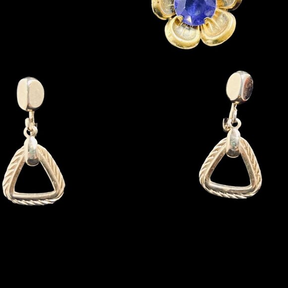 Lot of 5 Gold Tone Screw Back Earrings (5372) - Picture 5 of 9